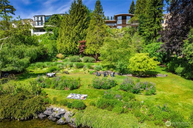 Property photo for 4502 55th Avenue Ne, Seattle photo 3