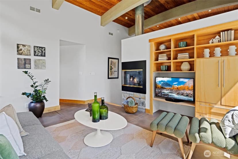 Property photo for 4502 55th Avenue Ne, Seattle photo 14