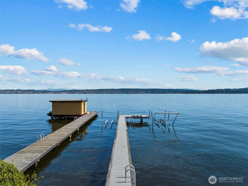 Property photo for 4502 55th Avenue Ne, Seattle photo 4