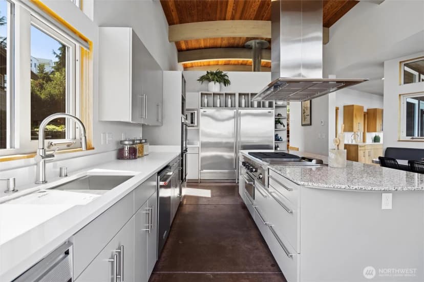 Property photo for 4502 55th Avenue Ne, Seattle photo 10