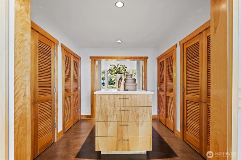 Property photo for 4502 55th Avenue Ne, Seattle photo 16