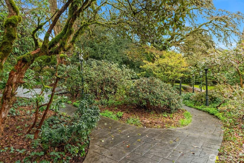 Property photo for 1118000703 Broadmoor Drive E, Seattle
