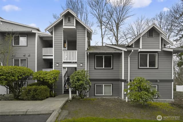 Property photo for 901 Sunset Boulevard Ne #d215, Renton photo 2