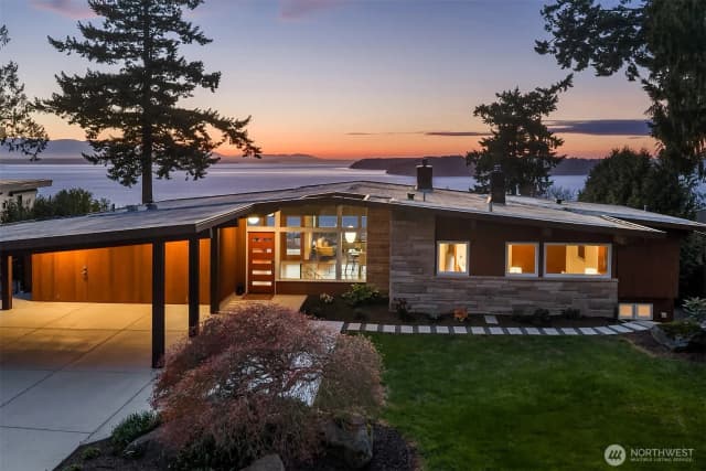 Property photo for 12524 Marine View Drive, Edmonds photo 3