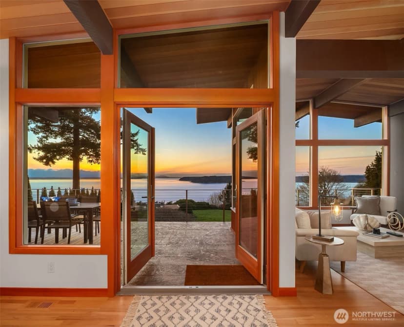 Property photo for 12524 Marine View Drive, Edmonds photo 18