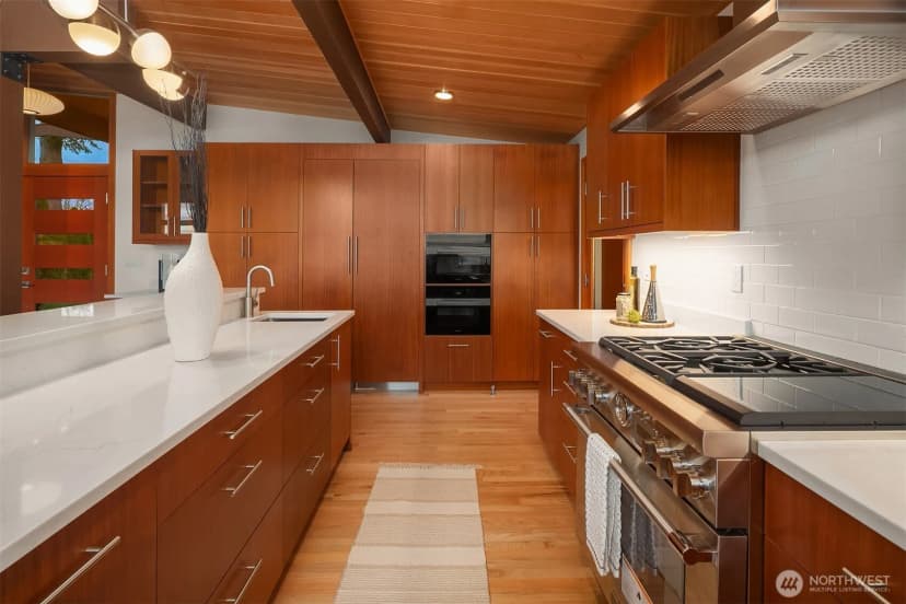 Property photo for 12524 Marine View Drive, Edmonds photo 15