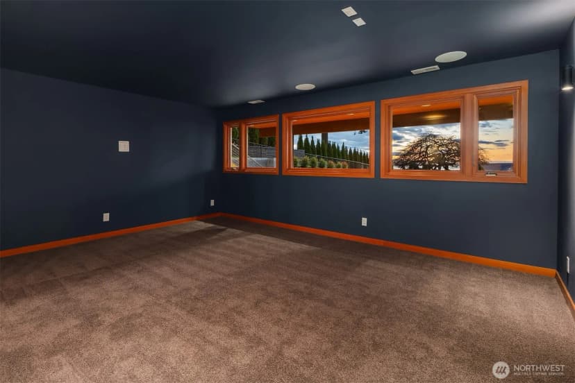Property photo for 12524 Marine View Drive, Edmonds photo 32