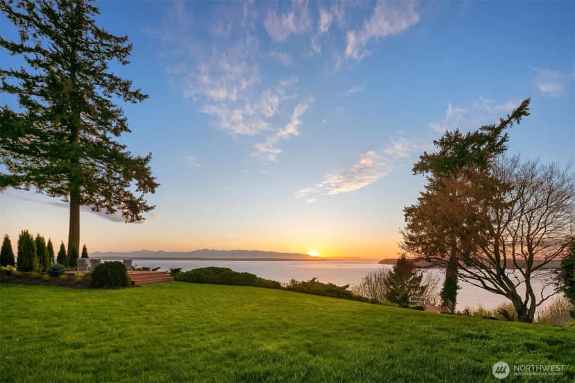 Property photo for 12524 Marine View Drive, Edmonds photo 35
