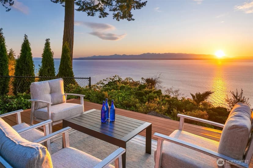 Property photo for 12524 Marine View Drive, Edmonds photo 2