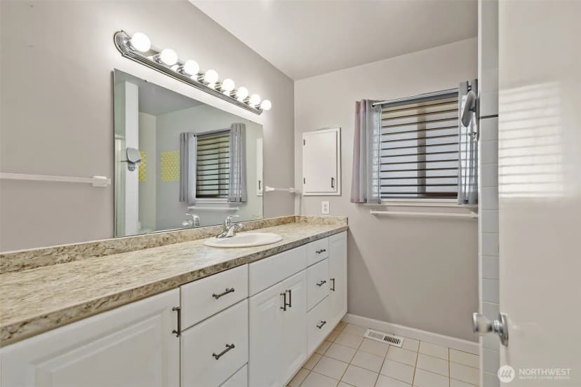 Property photo for 404 N 39th Avenue, Yakima photo 18