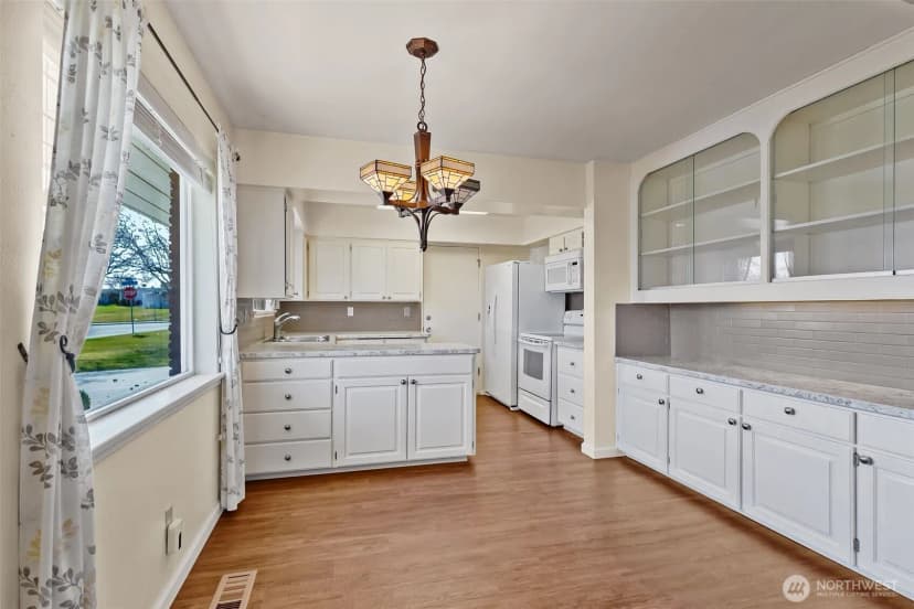 Property photo for 404 N 39th Avenue, Yakima photo 5