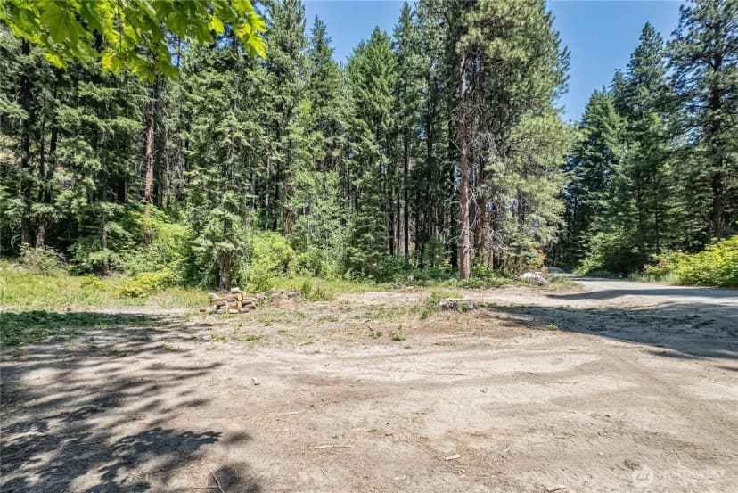 Property photo for 16757 Second Creek Road, Leavenworth photo 2