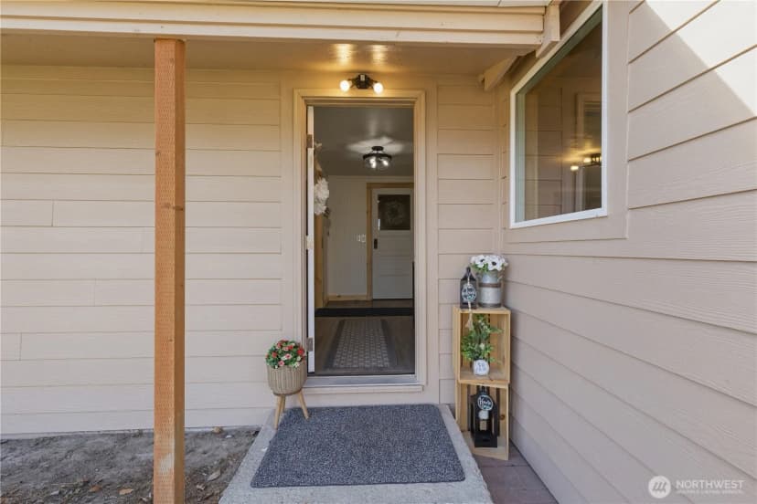 Property photo for 22 Kermel Road, Omak photo 2