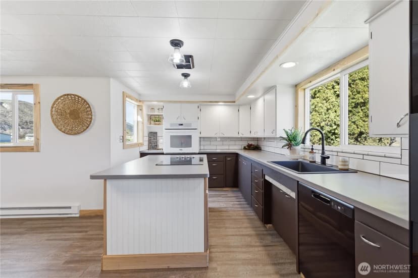 Property photo for 22 Kermel Road, Omak photo 6