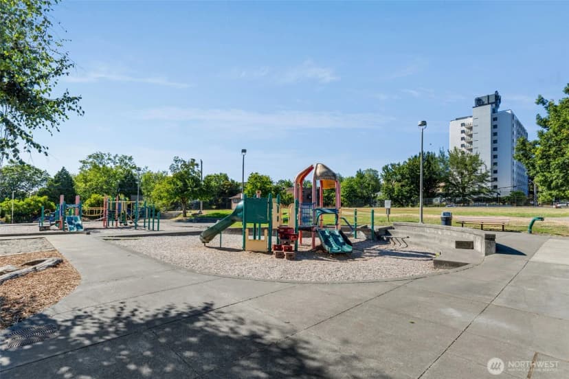 Property photo for 1101 17th Avenue #201, Seattle photo 27