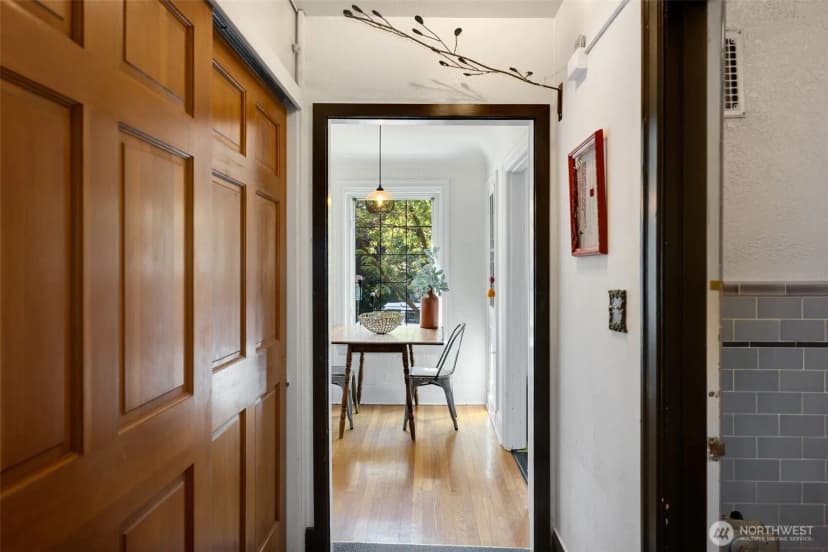 Property photo for 1101 17th Avenue #201, Seattle photo 15