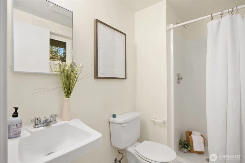 Property photo for 10478 Arrow Point Drive Ne, Bainbridge Island photo 37