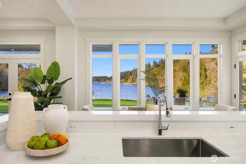 Property photo for 10478 Arrow Point Drive Ne, Bainbridge Island photo 11