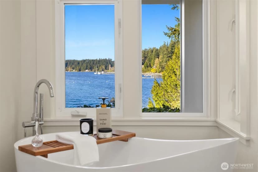 Property photo for 10478 Arrow Point Drive Ne, Bainbridge Island photo 17
