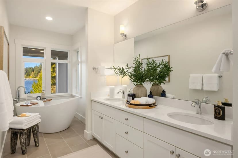 Property photo for 10478 Arrow Point Drive Ne, Bainbridge Island photo 16