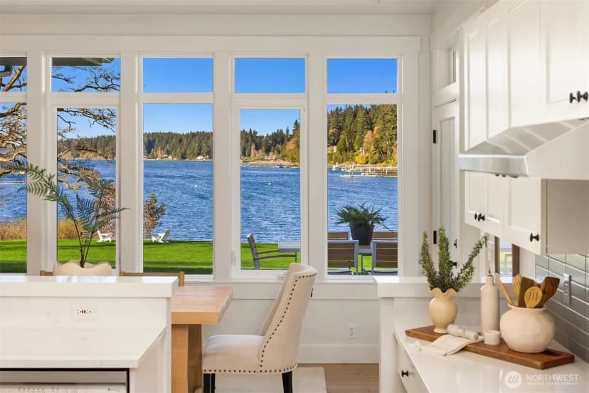 Property photo for 10478 Arrow Point Drive Ne, Bainbridge Island photo 9