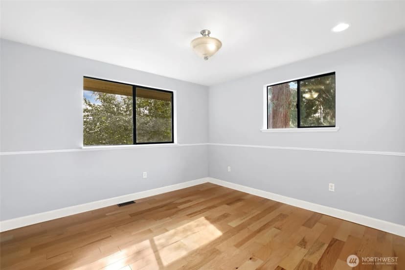 Property photo for 20604 4th Avenue S, Des Moines photo 22