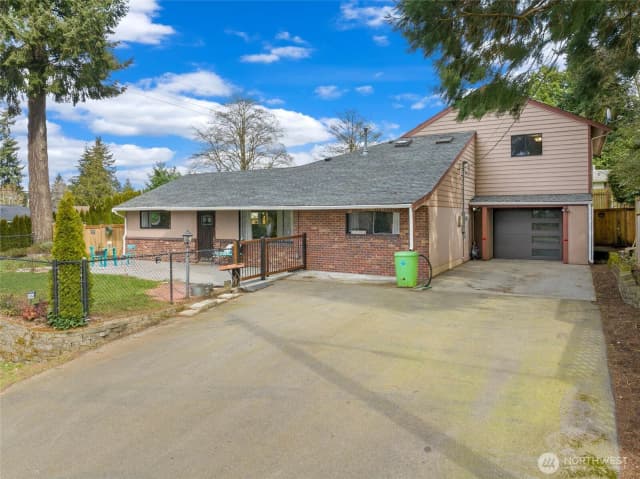 Property photo for 20604 4th Avenue S, Des Moines photo 2