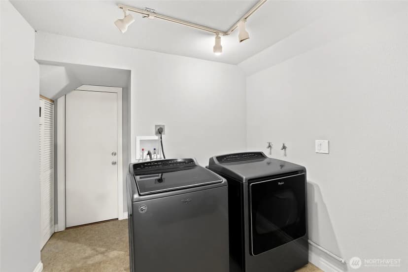 Property photo for 20604 4th Avenue S, Des Moines photo 19