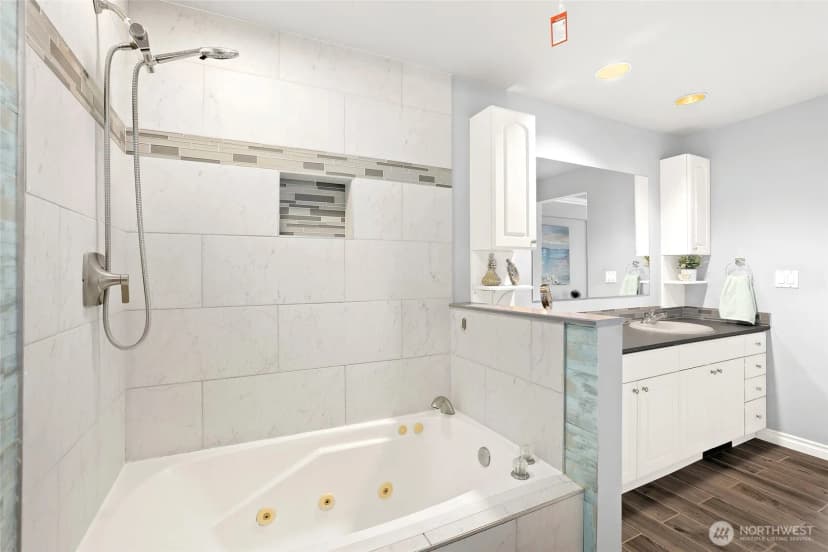 Property photo for 20604 4th Avenue S, Des Moines photo 15