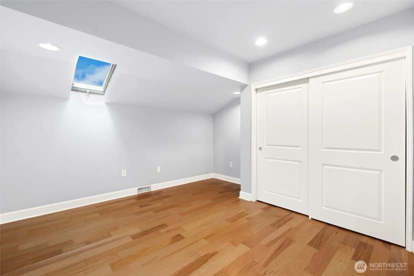 Property photo for 20604 4th Avenue S, Des Moines photo 21