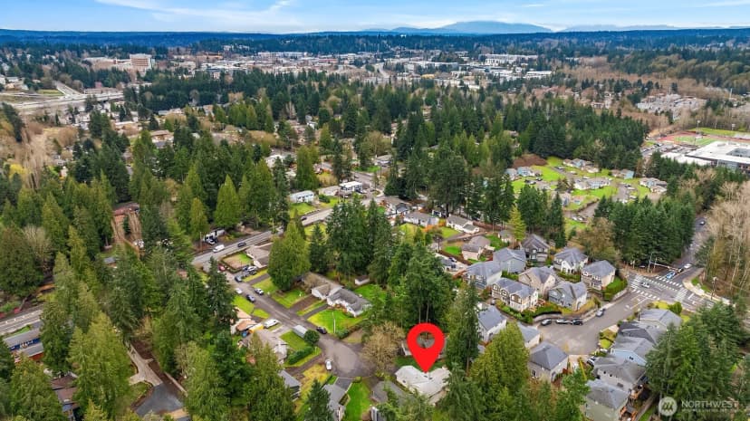 Property photo for 10621 Ne 133rd Place, Kirkland photo 33