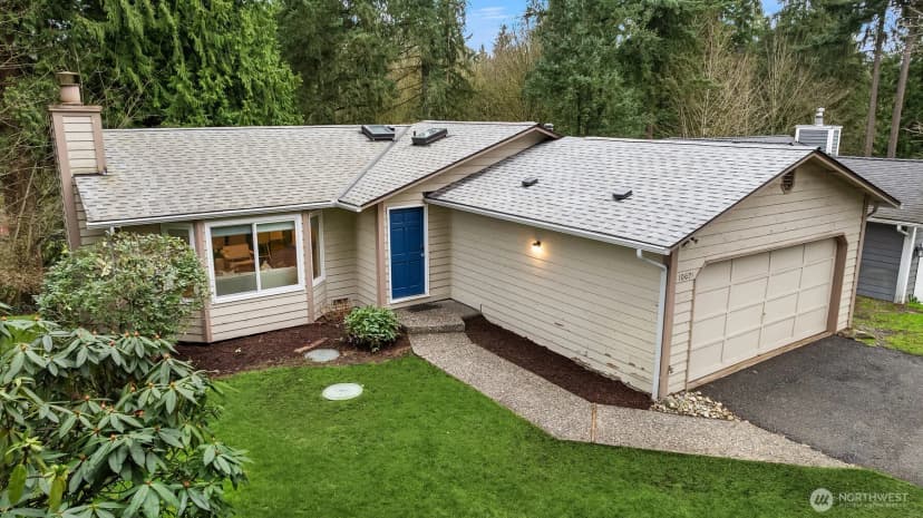 Property photo for 10621 Ne 133rd Place, Kirkland photo 2