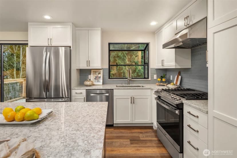 Property photo for 10621 Ne 133rd Place, Kirkland photo 11