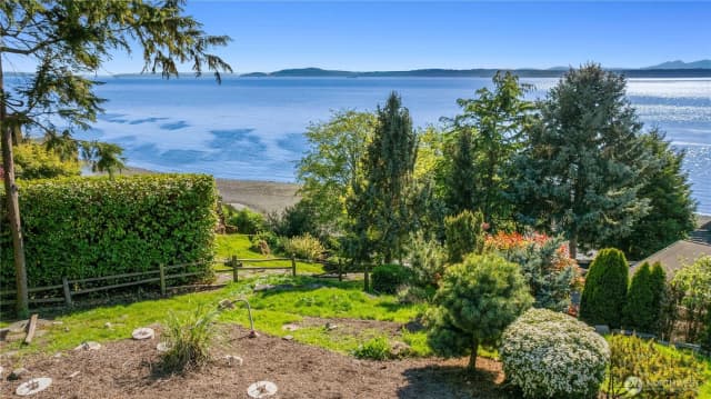 Property photo for 3253 Perkins Lane W, Seattle