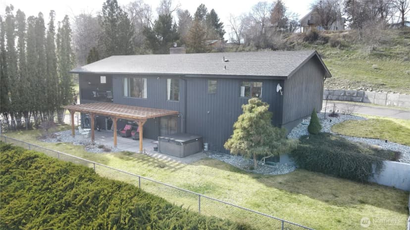 Property photo for 190 Hennepin, Okanogan photo 3