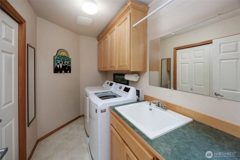 Property photo for 17001 31st Drive Se, Bothell photo 32