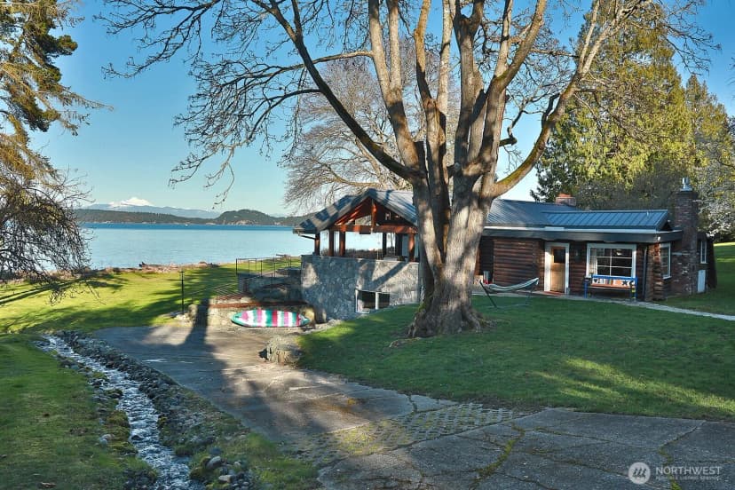 Property photo for 689 Kellogg Lane, Oak Harbor photo 2