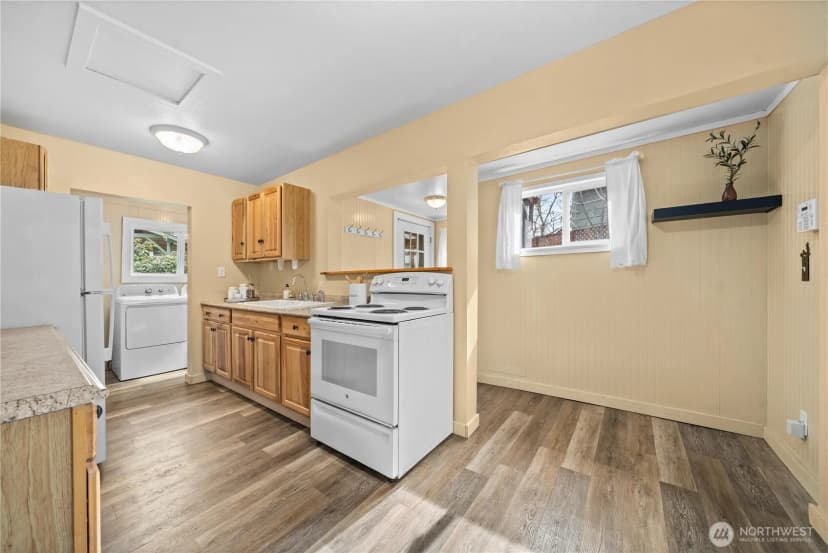 Property photo for 23711 Dorre Don Way Se, Maple Valley photo 12