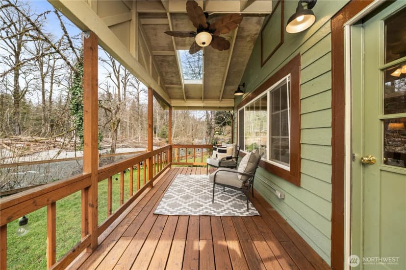 Property photo for 23711 Dorre Don Way Se, Maple Valley photo 3
