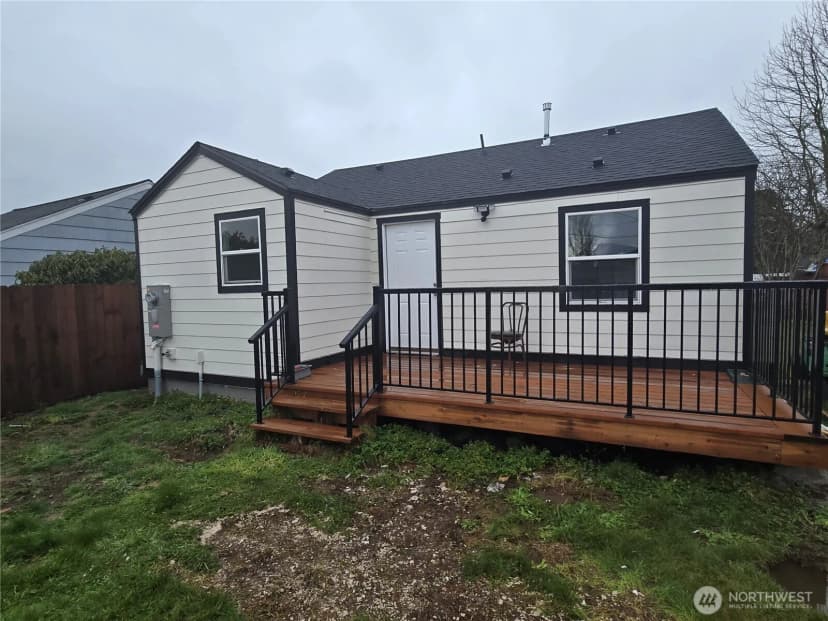 Property photo for 437 D Street, Blaine photo 2