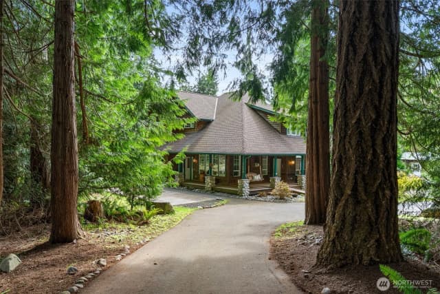 Property photo for 7139 Ne Dolphin Drive, Bainbridge Island photo 2