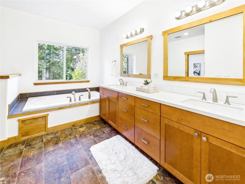 Property photo for 8550 Ne Nature Way, Kingston photo 18