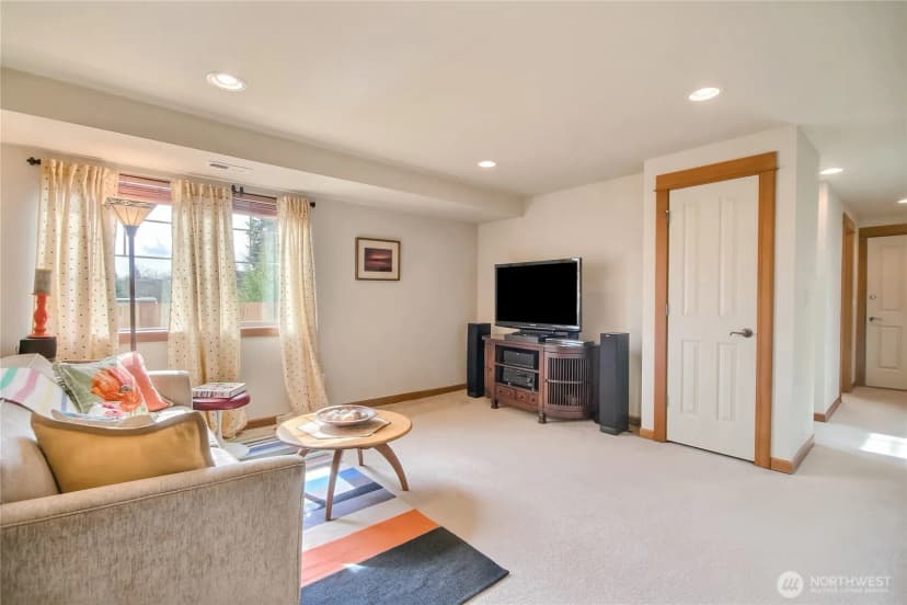 Property photo for 4415 40th Avenue Sw, Seattle photo 20