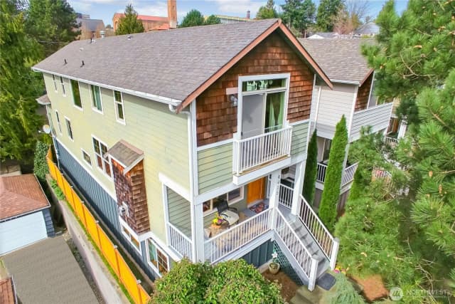 Property photo for 4415 40th Avenue Sw, Seattle