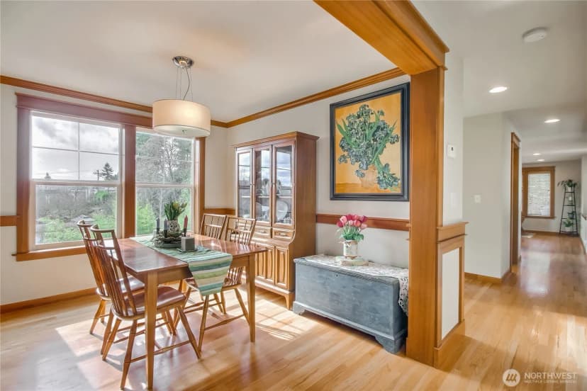 Property photo for 4415 40th Avenue Sw, Seattle photo 4