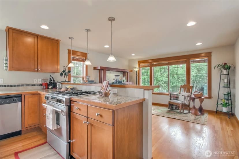 Property photo for 4415 40th Avenue Sw, Seattle photo 7