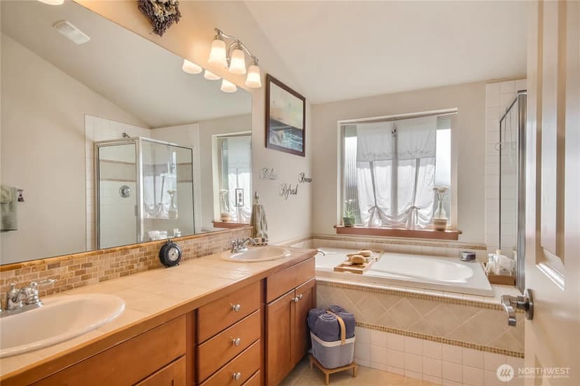 Property photo for 4415 40th Avenue Sw, Seattle photo 12