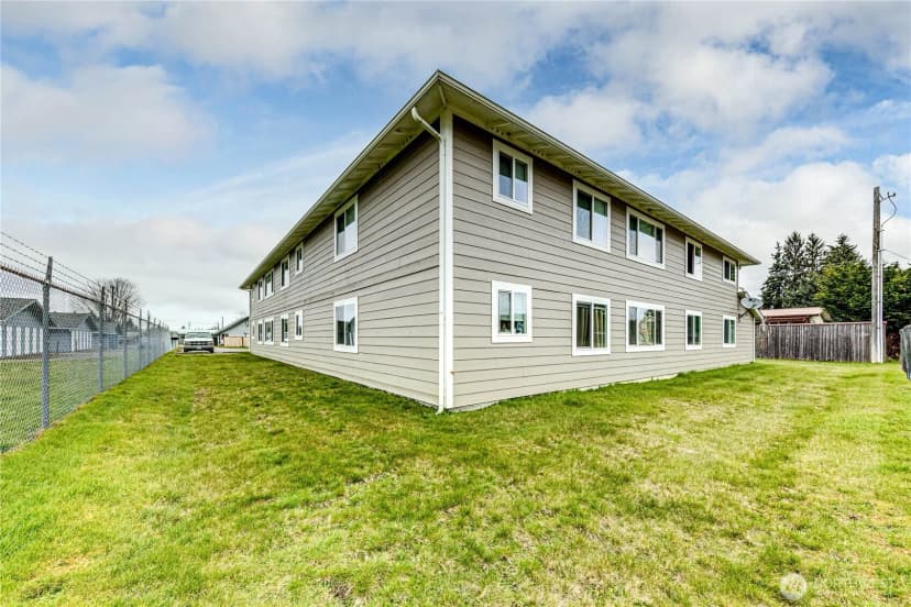 Property photo for 97 S Elderberry Avenue, Forks photo 22