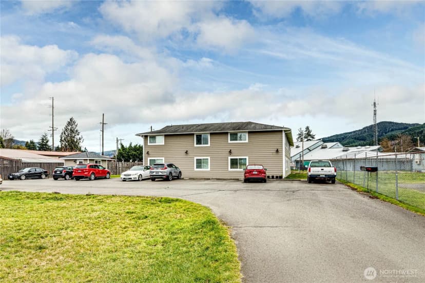 Property photo for 97 S Elderberry Avenue, Forks photo 3