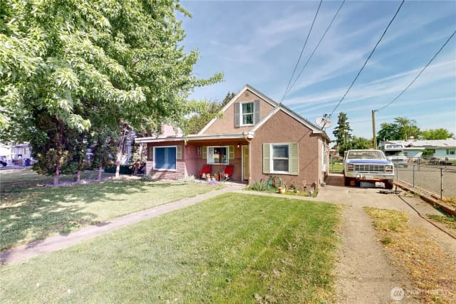 Property photo for 530 Sw 4th Street, College Place photo 2